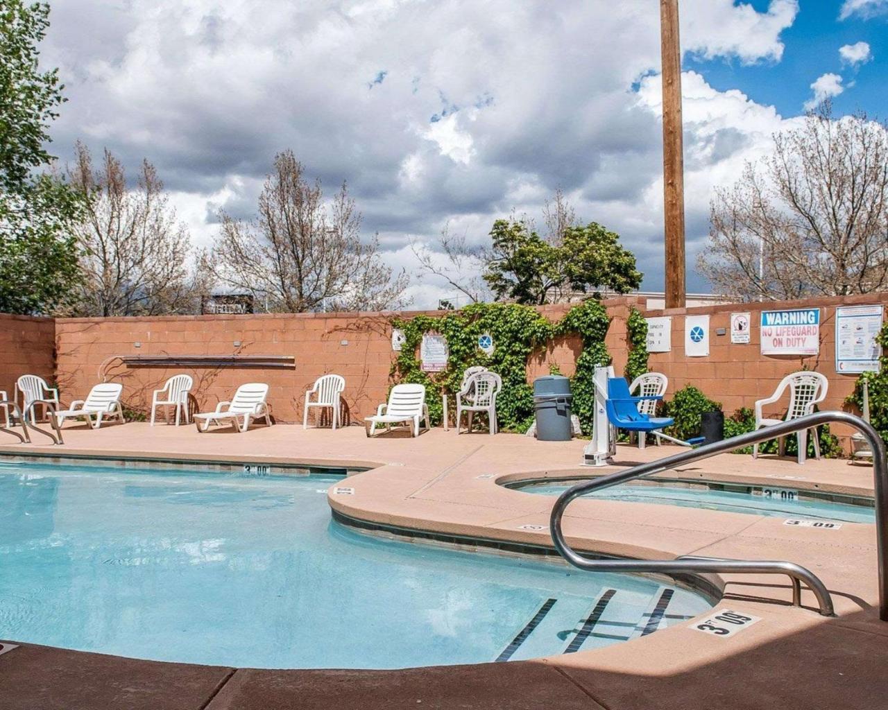 Econo Lodge Inn & Suites Санта-Фе Екстер'єр фото